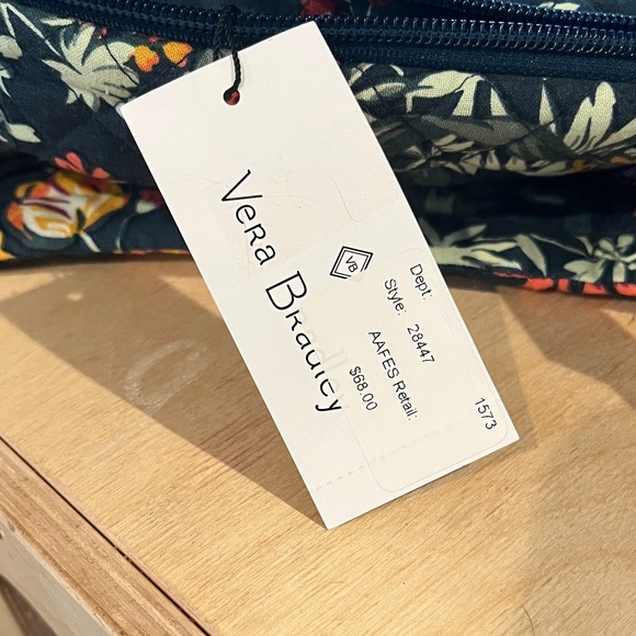 Floral Quilted Backpack - Picture 5 of 7